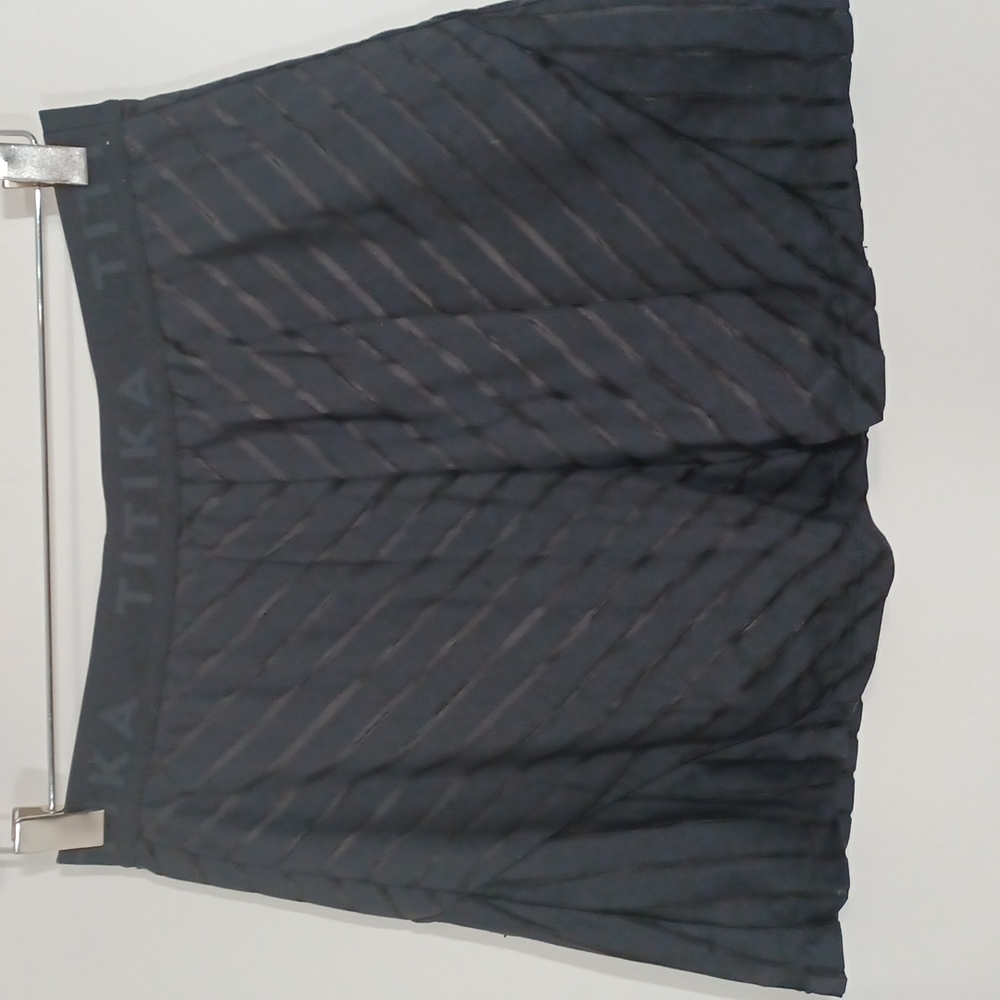 ✨3/$25✨Titika Black Skort - S